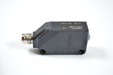 Omron E3Z-LL86 Photoelectric Sensor