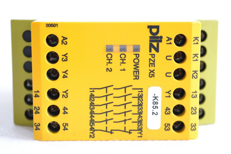 Pilz PZE X5 24VDC 5n/o safety relay