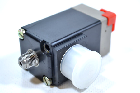 Bürkert 018895R Magnetventil Solenoid Valve