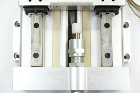 Festo DGC-40-140-HD-YSRW-GP (567549) Napęd liniowy + 2 czujniki zbliżeniowe