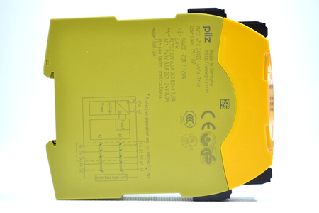 Pilz PNOZ s7 C 24VDC 4n/o 1n/c (751107)  Safety Relay