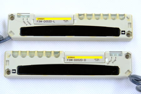 Omron F3W-D052D-D + F3W-D052D-L Photoelectric Sensor