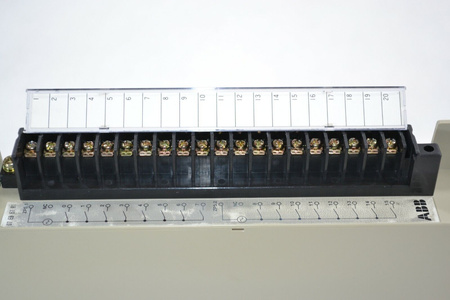 ABB 07 EB 67 R1 Procontic T200 GJV 30 743 47 R1 Input module