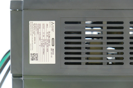 Mitsubishi FR-E740-230SC-EC + RASMI + FFR-MSH-300-50A-RF1 Frequenzumrichter