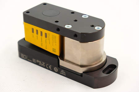 Pilz PSEN sl-0.5p 1.1 switch + PSEN sl-0.5 1.1 actuator (570510 + 570520)