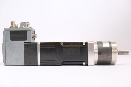 Schneider ILA1B572TC1F0 + NEUGART Ratio 1:5 Servomotor