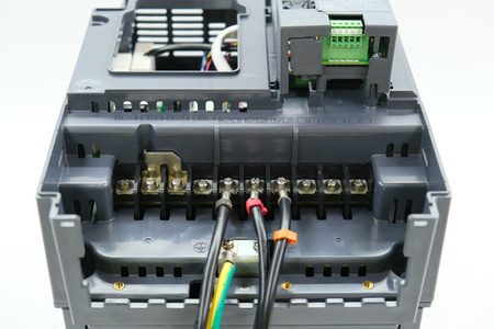 Mitsubishi FR-E740-230SC-EC + RASMI + FFR-MSH-300-50A-RF1 Frequenzumrichter