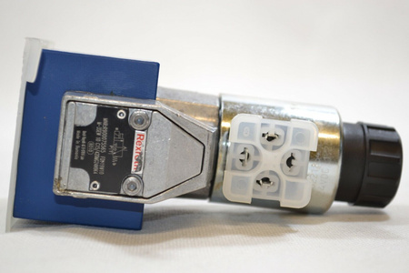 Rexroth M-3SEW10C15/420MG24N9K4 R900075565 Directional seated valve with solenoid actuation