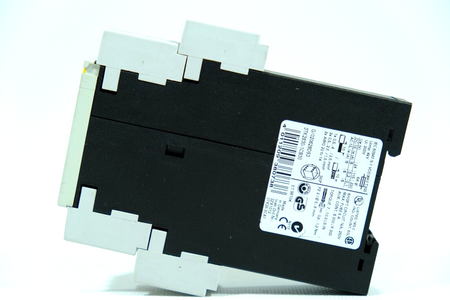 Siemens 3TK2830-1CB30 | 3TK2 830-1CB30 SIRIUS Safety relay x 5 units