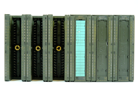 Siemens 6ES7321-1BL00-0AA0 x 4 Stück + 6ES7323-1BL00-0AA0 x 2 Stück Simatic SM