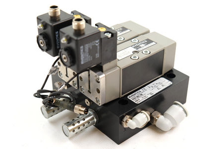 Aventics R422003189 + 2 x R422102677 3/2-Dual Directional Valve