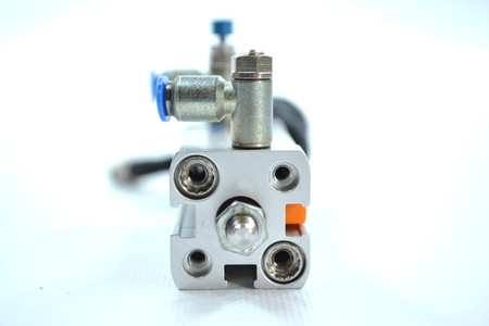 Festo ADN-16-40-A-P-A (536225) Compact cylinder + 2 proximity sensors