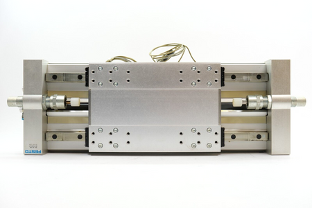 Festo DGC-40-140-HD-YSRW-GP (567549) Napęd liniowy + 2 czujniki zbliżeniowe