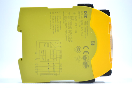 Pilz PNOZ s4 C 24VDC 3n/o 1n/c (751104)  Sicherheitsrelais Safety Relay