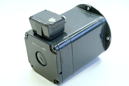 Siemens 1FT5073-0AF01-2-Z Z=K18, K93 Serwomotor AC Feed Motor
