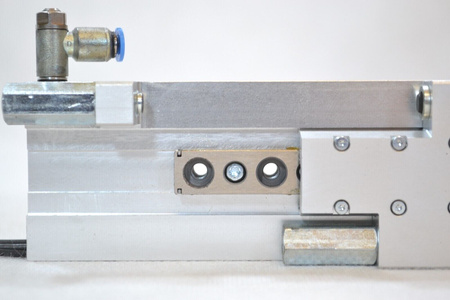 Festo SLT-10-80-P-A (170559) Mini siłownik suwakowy + 2 Czujniki zbliżeniowe IFM