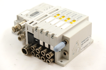 Aventics PLC: 4 R481704956 x 1 + AES-D-BC-ECAT R412018225 Pneumatiksystem