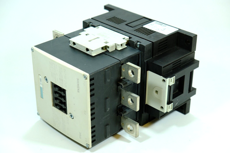 Siemens 3RT1066-6AP36 SIRIUS AC-3e/AC-3 300 A Power Contactor