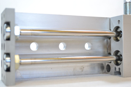 Festo SLT-20-150-A-CC-B (197908) Mini Slide Cylinder + 2 x Näherungssensoren