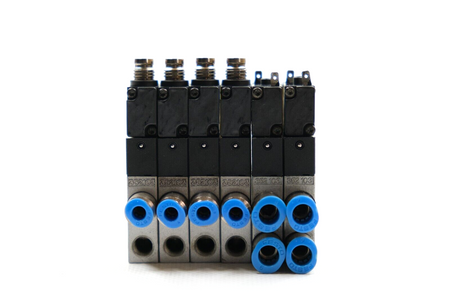 Festo CPE10-M1CH-3GL-M7 + CPE10-M1H-3GL-QS + -QS4 Satz mit 6 Magnetventilen