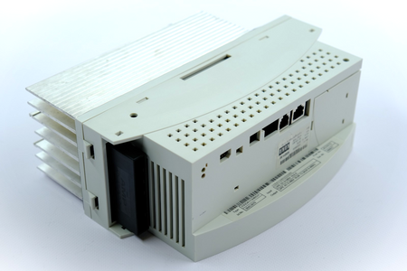 KUKA / Lenze KSD1-32 | 00-105-351 | E93DA113I4B531 Servo Drive Module