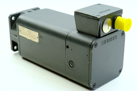 Siemens 1FT5064-0AF01-2-Z Z=K18, K93 Servo Motor AC Feed Motor