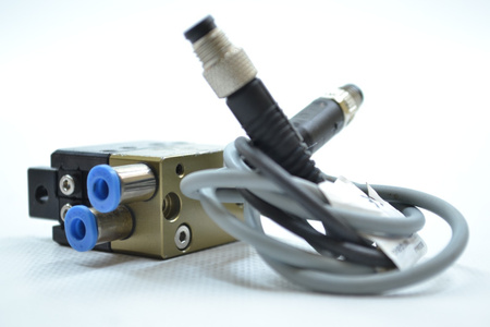 SCHUNK MPG 32 (340011) Small parts gripper with 2 sensors