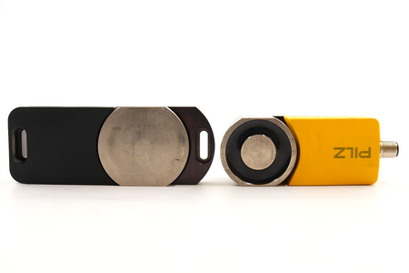 Pilz PSEN sl-0.5p 1.1 switch + PSEN sl-0.5 1.1 actuator (570510 + 570520)