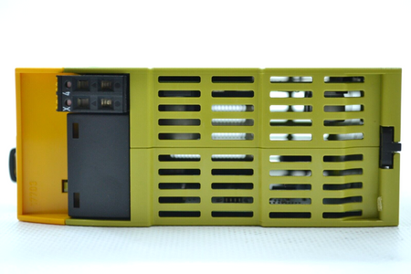 Pilz PNOZ m B1 (772101) Configurable Controller