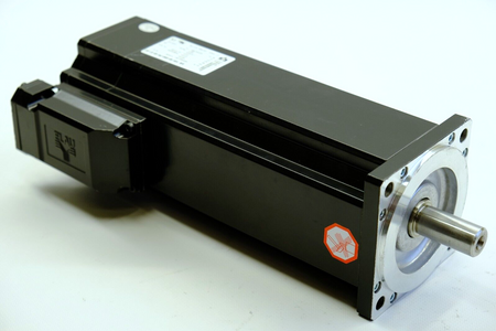 ELAU SM 100-40-050-P0-45-S1-B1 Servomotor (Schneider)