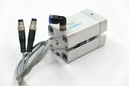 Festo ADN-25-25-I-P-A-Q (536250) Kompaktzylinder + 2 Näherungssensoren
