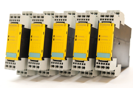 Siemens 3TK2830-2CB30 SIRIUS Safety relay x 5 units