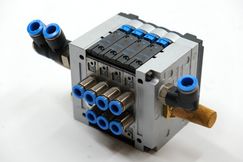 Festo CPV14-GE-FB-4 (18260) + 4 x CPV14-M1H-5LS-1/8 (161360) + CPV-14-VI (18210)