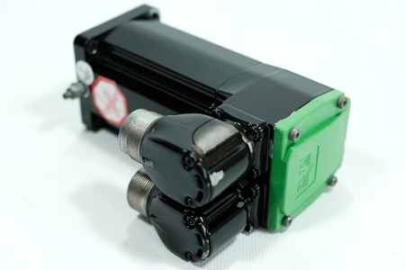 ELAU SH055/80005/0/0/00/00/00/00/00 id: 65011102-001 Servomotor (Schneider)