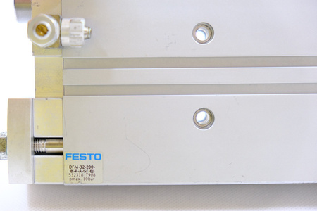 Festo DFM-32-200-B-P-A-GF-EJ (532318) Führungszylinder, Guided drive