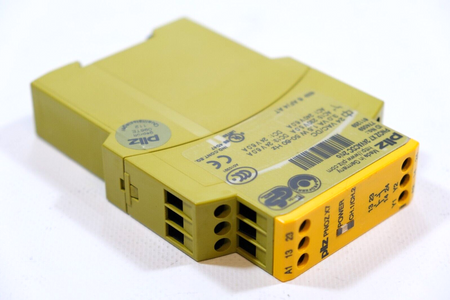 Pilz PNOZ X7 24VACDC 2n/o (774059) Safety relay