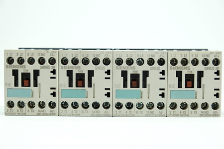 Siemens 3RT1015-1BB41 x 4 Stück Leistungsschütz