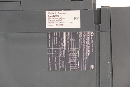 Schneider NSX400-630F/N/H/NA + MT400/630 +VIGI630 + Micrologic 2-3M