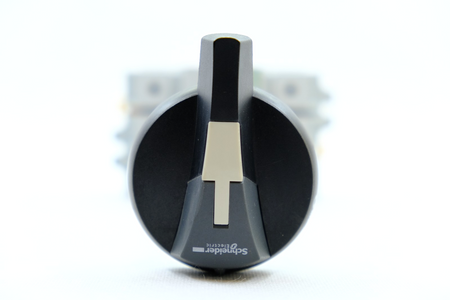 Schneider Electric LK4GU3CN Trennschalter, Disconnect Switch