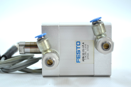 Festo ADN-32-15-I-P-A (536280) Siłownik kompaktowy + 2 czujniki zbliżeniowe