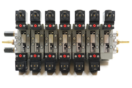 Bosch 0 820 024 026 + 6 x 0 820 024 502 Ventilinsel Valve terminal