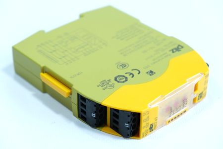 Pilz PNOZ s5 24VDC 2 n/o 2 n/o t (750105) Safety relay