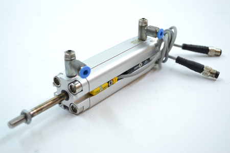 Festo ADVU-12-70-A-P-A (156040) Kompaktzylinder + 2 Näherungssensoren