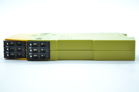 Pilz PNOZ s7.2 C 24VDC 4 n/o 1 n/c expand (751177) Expansion Module