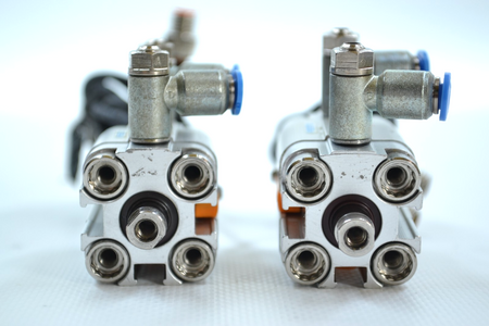 Festo ADVU-16-5-P-A (156507) Satz mit 2 Kompaktzylinder