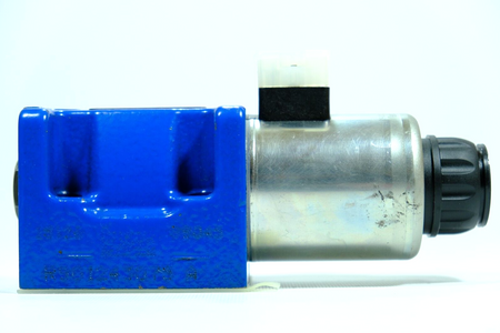 Rexroth 4WE10Y50/EG24N9K4/M Solenoid Valve