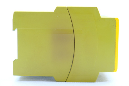 Pilz PNOZ 11 230VAC/24VDC 7s 10 (774086) Safety relay