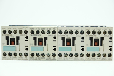 Siemens 3RH1131-1BB40 x 4 Stück Hilfsschütz