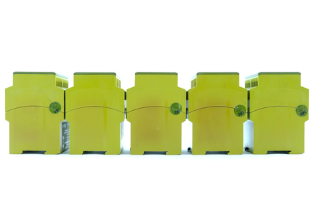 Pilz PNOZ 10 6s/4ö (774009) Satz mit 5 Sicherheitsschaltgeräte, Safety relays