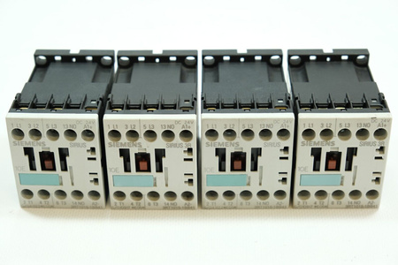 Siemens 3RT1015-1BB41 x 4 pieces Power Contactor